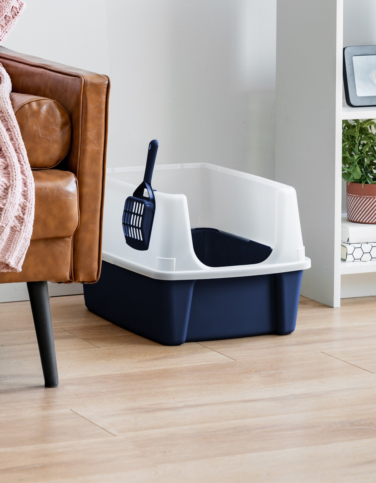 , High Sided Open Top Cat Litter Box with Scoop, Navy